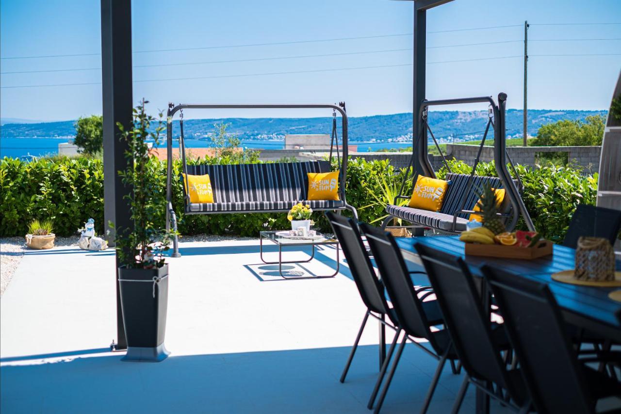 Villa Sky - Heating Pool Kaštel Novi المظهر الخارجي الصورة