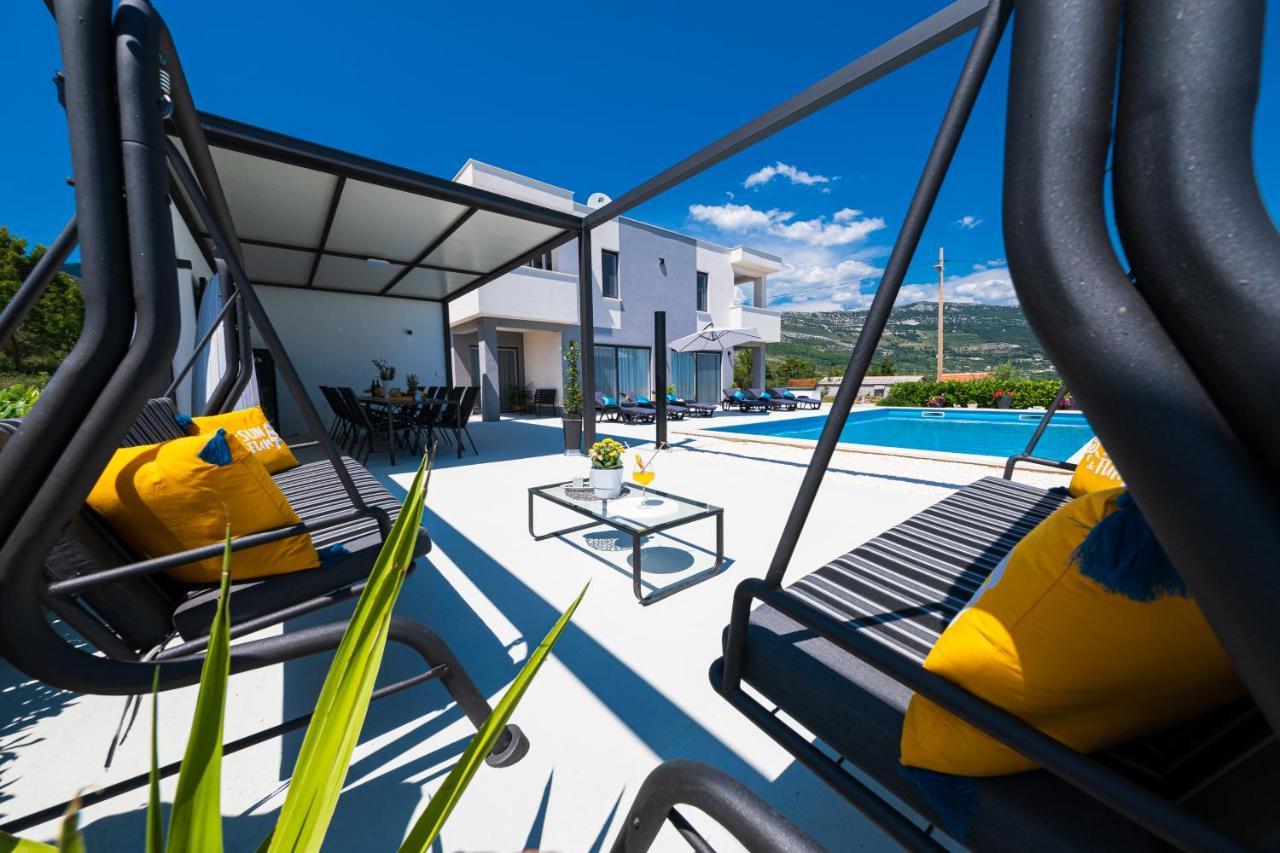 Villa Sky - Heating Pool Kaštel Novi المظهر الخارجي الصورة