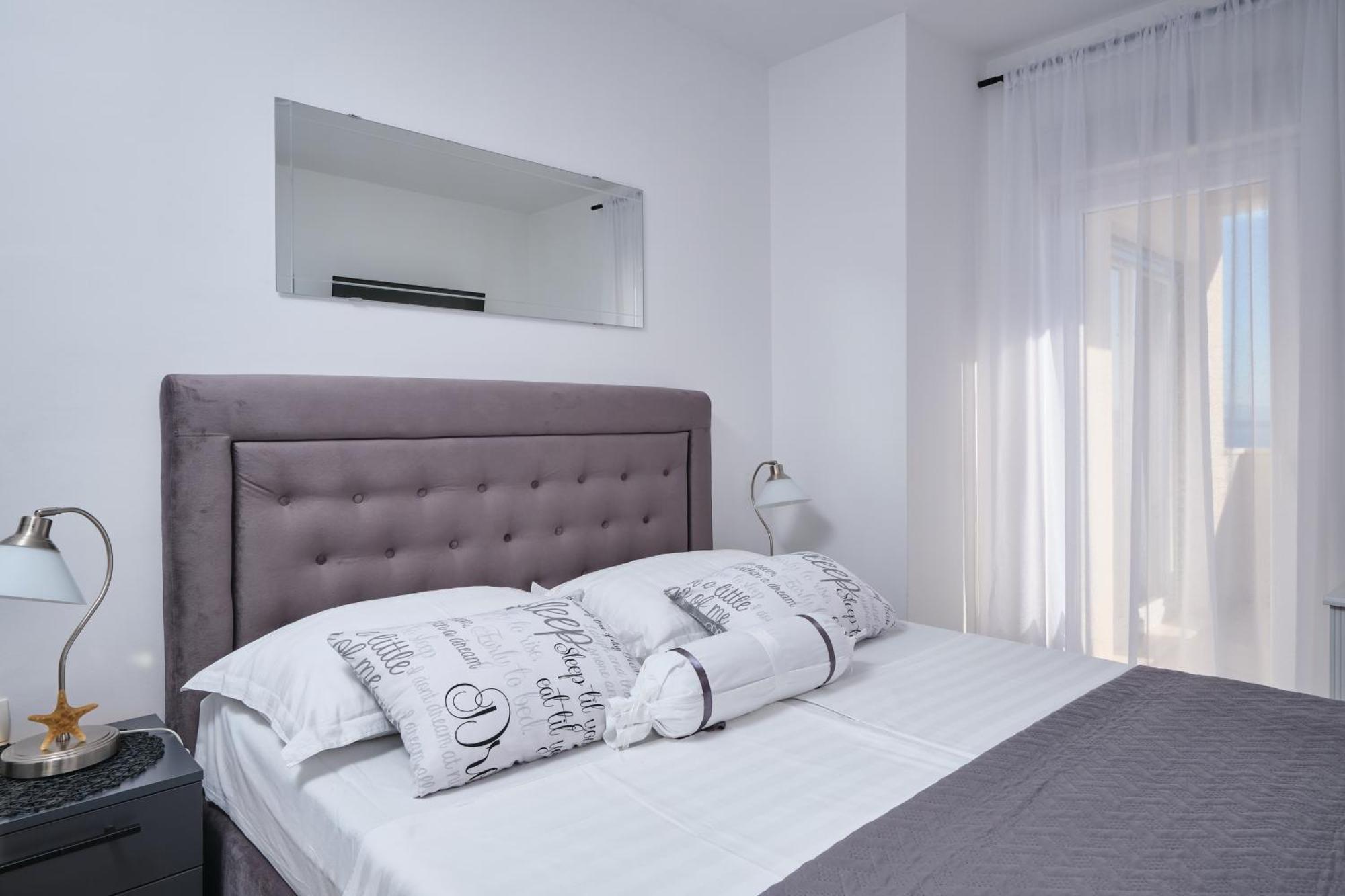 Villa Sky - Heating Pool Kaštel Novi المظهر الخارجي الصورة