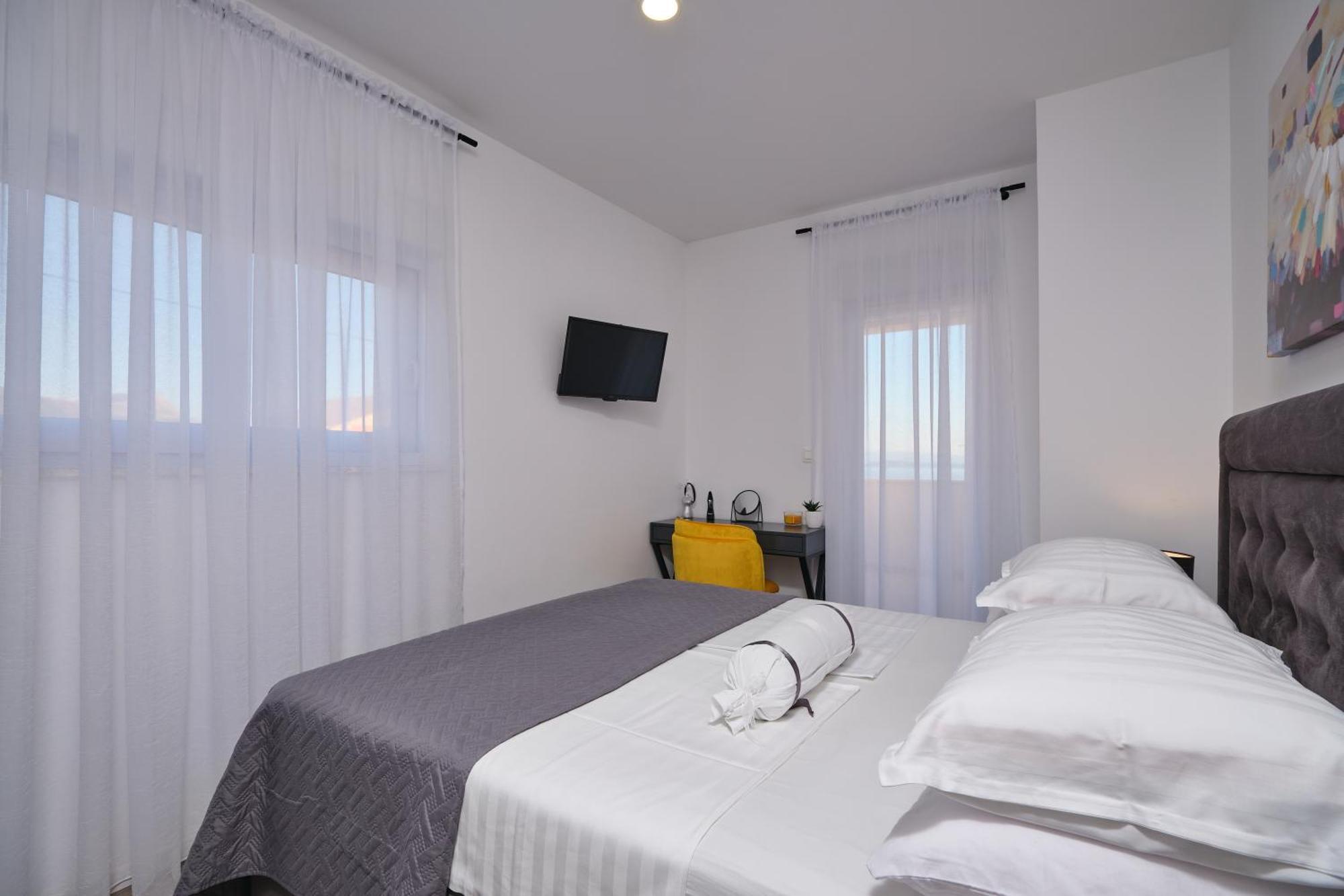 Villa Sky - Heating Pool Kaštel Novi المظهر الخارجي الصورة
