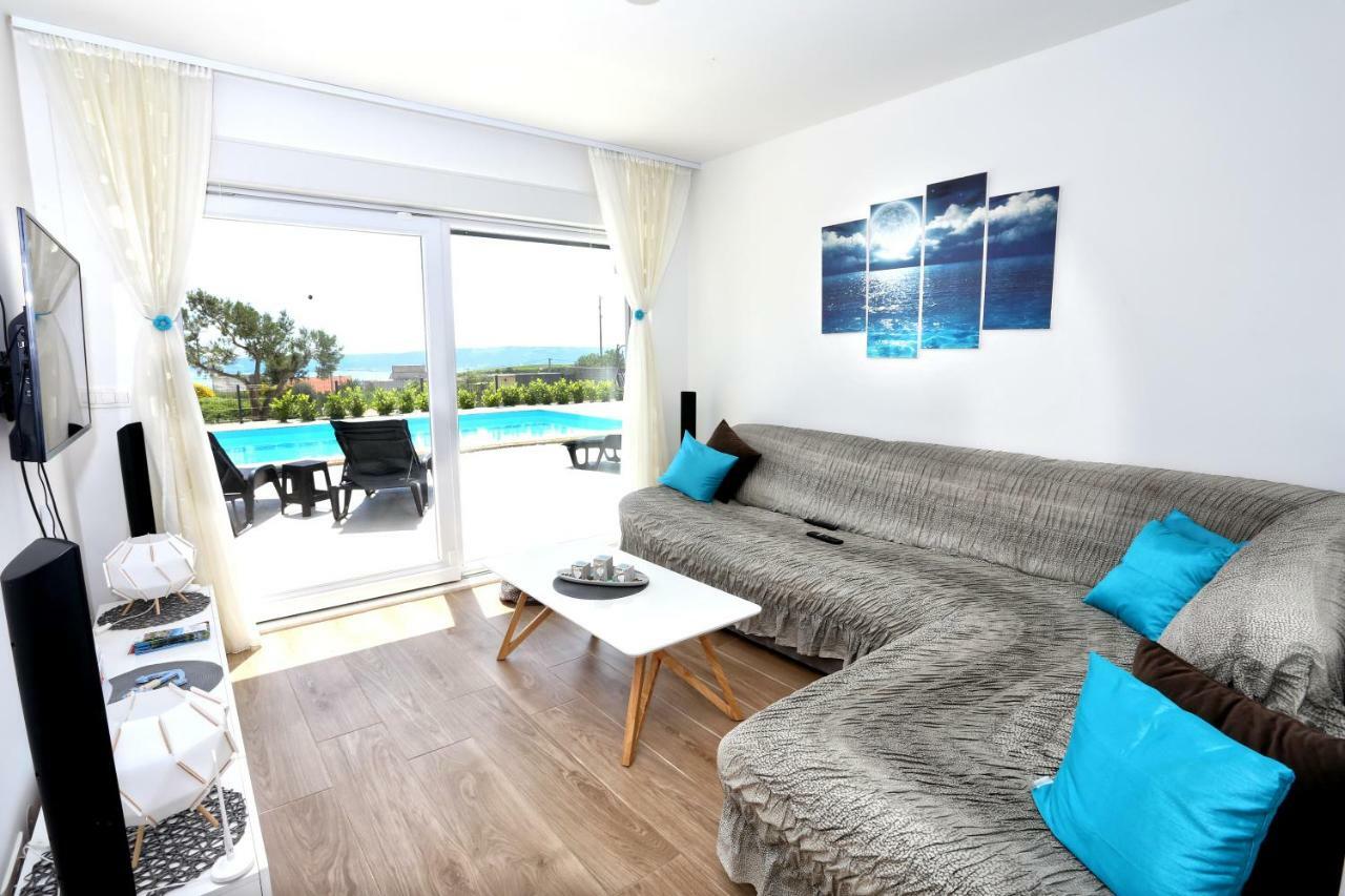 Villa Sky - Heating Pool Kaštel Novi المظهر الخارجي الصورة